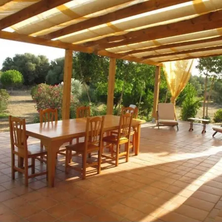Дом отдыха Casa Nika De Campo Menorquina Con Piscina